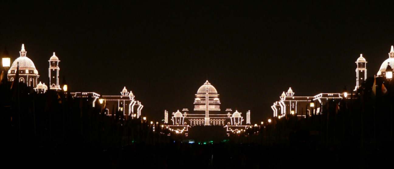 Rashtrapati_Bhavan_and_adjacent_buildings,_illuminated_for_the_Republic_Day